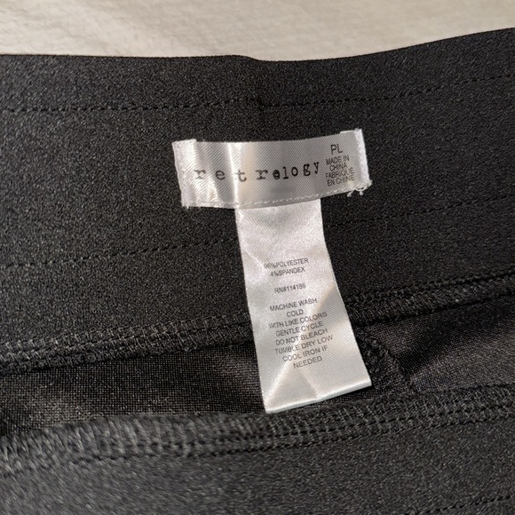 Women’s Retrology Dress Pants - Picture 4 of 4